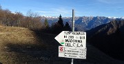 24 Al Passo Baciamorti (1540 m) vista verso le Orobie